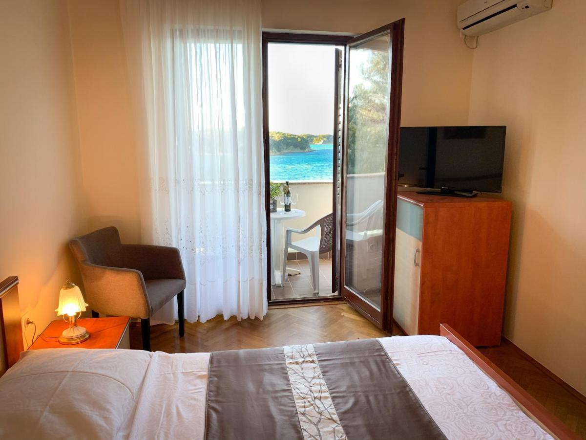 Apartements And Rooms Next To The Sea - Belveder Rab Supetarska Draga Exterior foto