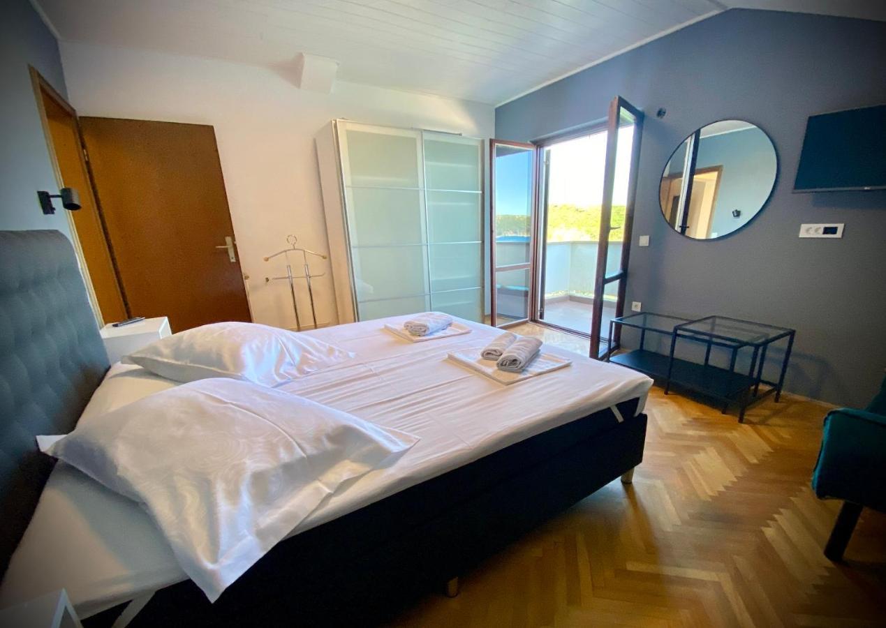 Apartements And Rooms Next To The Sea - Belveder Rab Supetarska Draga Exterior foto